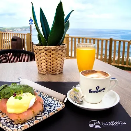 El Castillo De Locos ホテル *