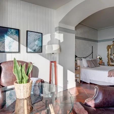 El Castillo De Locos ホテル *