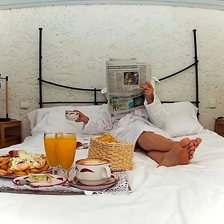 Hotel El Castillo De Locos *
