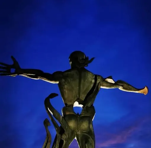 El Castillo De Locos Hotel